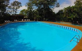 Six Garden Lodge